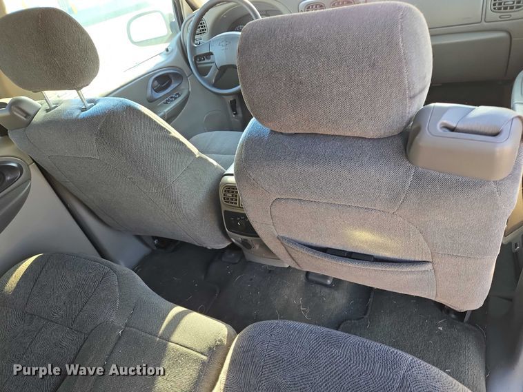 image for item DY1446 2004 Chevrolet TrailBlazer SUV