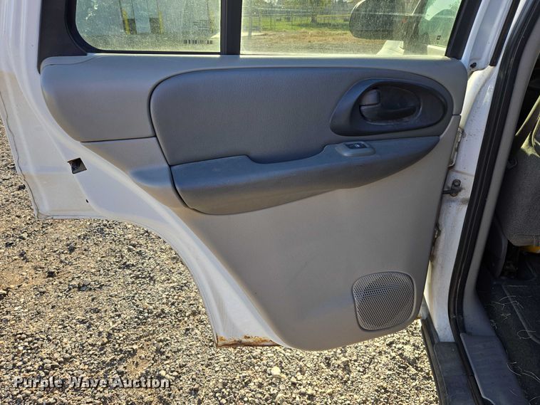 image for item DY1446 2004 Chevrolet TrailBlazer SUV