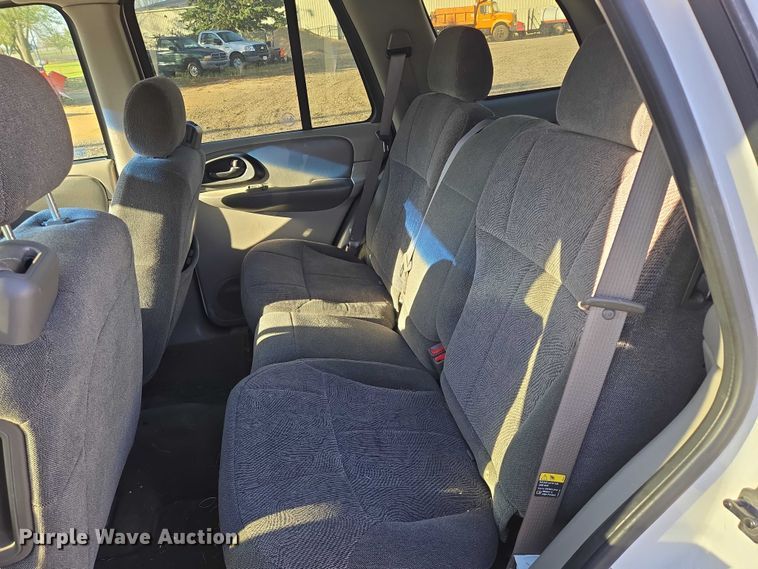 image for item DY1446 2004 Chevrolet TrailBlazer SUV