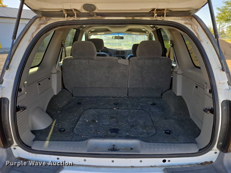 image for item DY1446 2004 Chevrolet TrailBlazer SUV