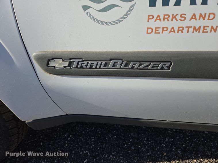 image for item DY1446 2004 Chevrolet TrailBlazer SUV