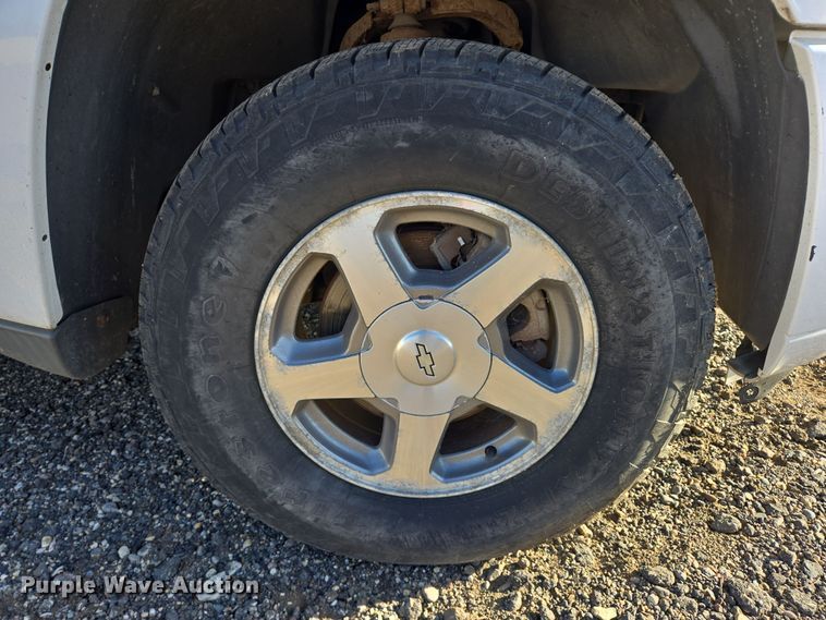 image for item DY1446 2004 Chevrolet TrailBlazer SUV