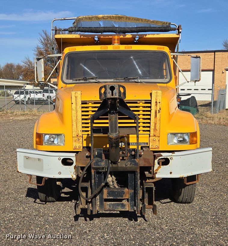 image for item DY1447 1999 International 4700 dump truck