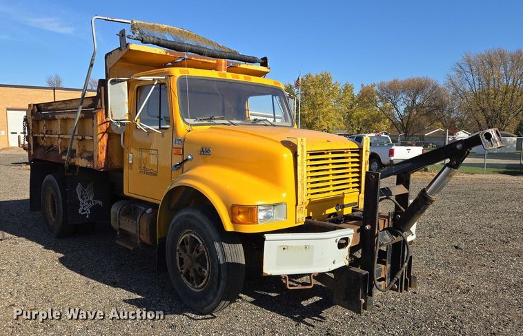 image for item DY1447 1999 International 4700 dump truck