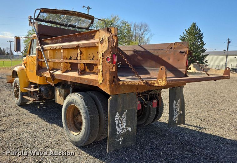 image for item DY1447 1999 International 4700 dump truck