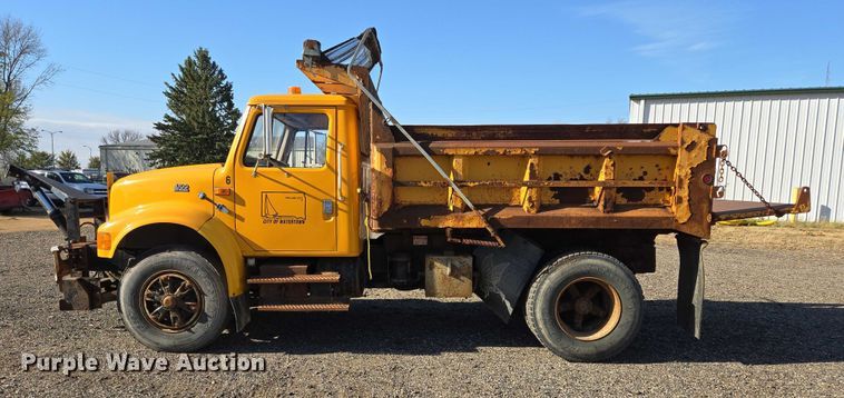 image for item DY1447 1999 International 4700 dump truck