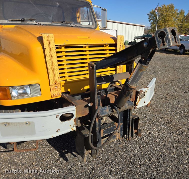 image for item DY1447 1999 International 4700 dump truck