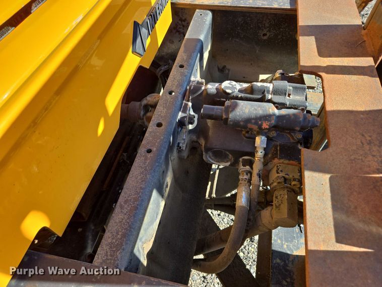 image for item DY1447 1999 International 4700 dump truck