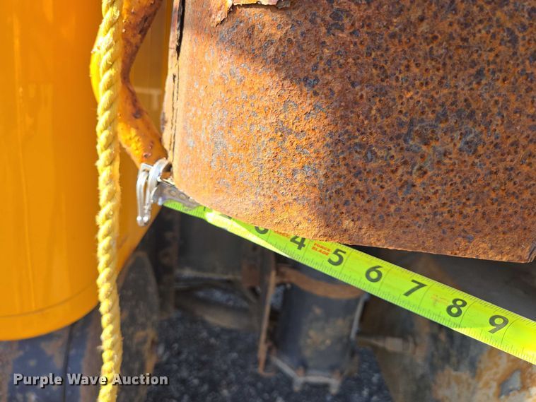 image for item DY1447 1999 International 4700 dump truck