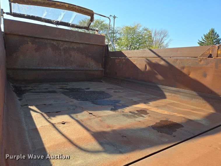 image for item DY1447 1999 International 4700 dump truck