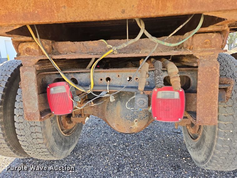 image for item DY1447 1999 International 4700 dump truck