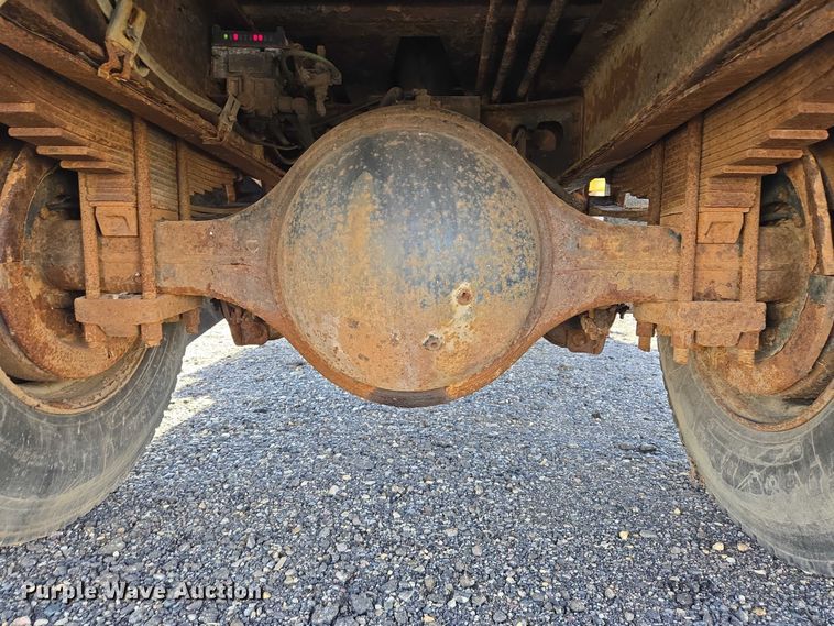 image for item DY1447 1999 International 4700 dump truck