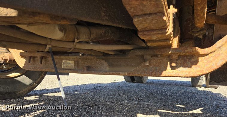 image for item DY1447 1999 International 4700 dump truck