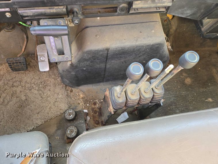 image for item DY1447 1999 International 4700 dump truck