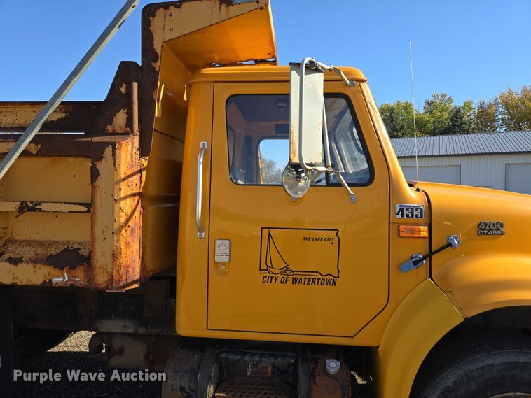image for item DY1447 1999 International 4700 dump truck