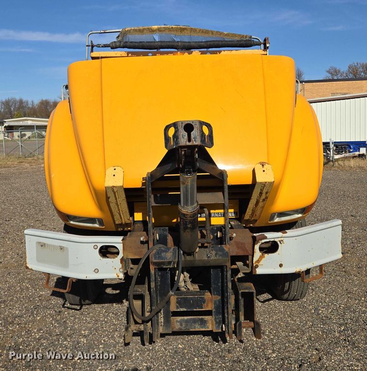 image for item DY1447 1999 International 4700 dump truck