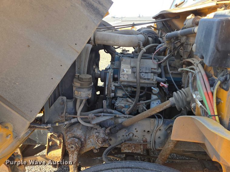 image for item DY1447 1999 International 4700 dump truck