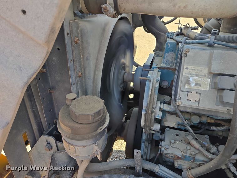 image for item DY1447 1999 International 4700 dump truck