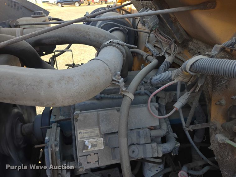 image for item DY1447 1999 International 4700 dump truck