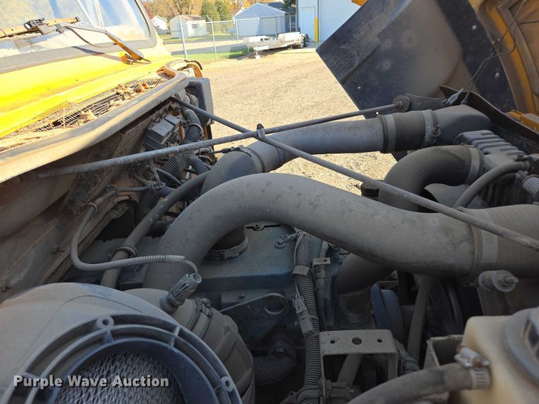 image for item DY1447 1999 International 4700 dump truck