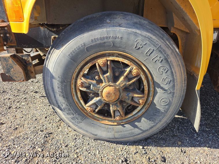 image for item DY1447 1999 International 4700 dump truck