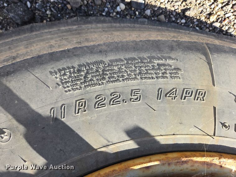 image for item DY1447 1999 International 4700 dump truck