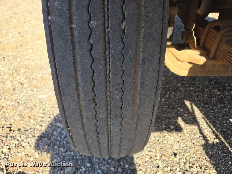 image for item DY1447 1999 International 4700 dump truck