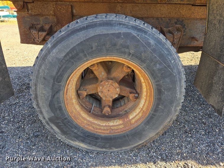 image for item DY1447 1999 International 4700 dump truck