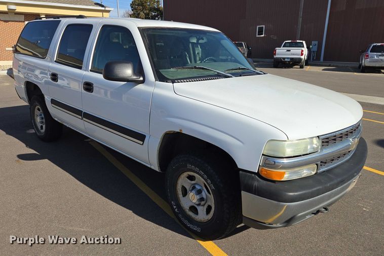 image for item DY1450 2004 Chevrolet Suburban 1500 SUV
