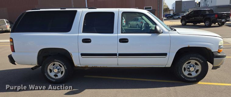 image for item DY1450 2004 Chevrolet Suburban 1500 SUV