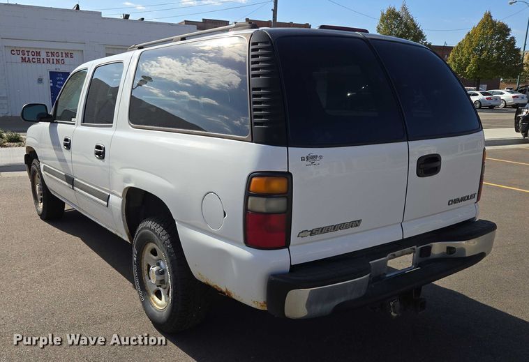 image for item DY1450 2004 Chevrolet Suburban 1500 SUV
