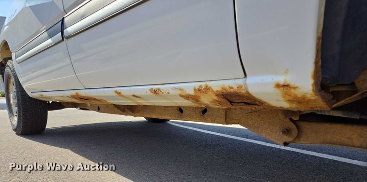 image for item DY1450 2004 Chevrolet Suburban 1500 SUV