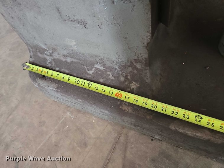 image for item DY1454 Bridgeport drill press