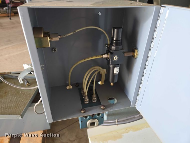 image for item DY1457 Fadal 904-1 CNC mill