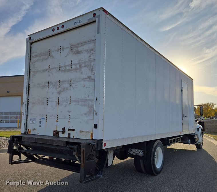 image for item DY1459 2004 International 4300 box truck