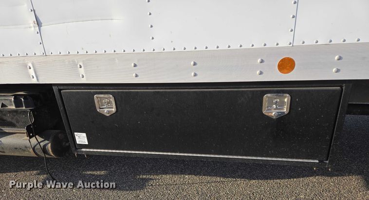 image for item DY1459 2004 International 4300 box truck