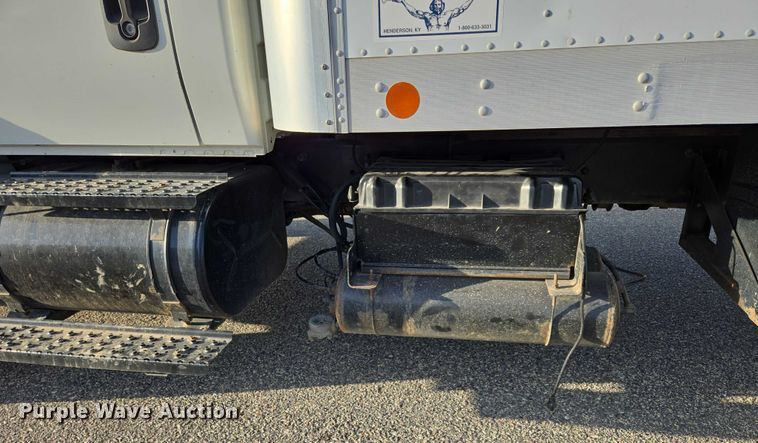 image for item DY1459 2004 International 4300 box truck