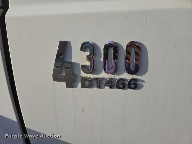 image for item DY1459 2004 International 4300 box truck