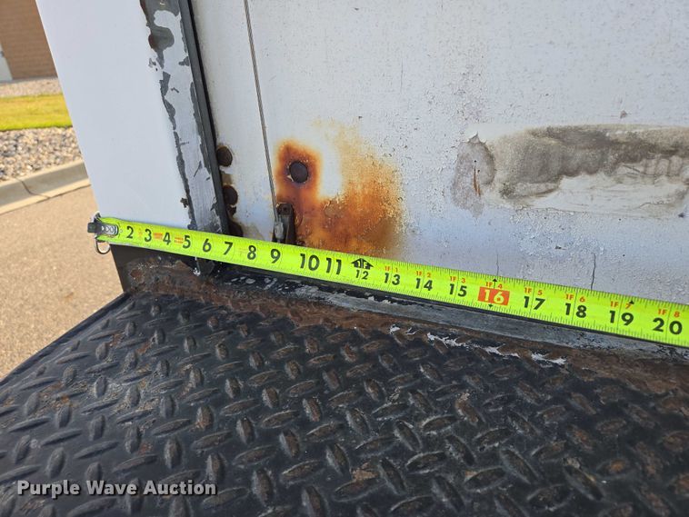 image for item DY1459 2004 International 4300 box truck