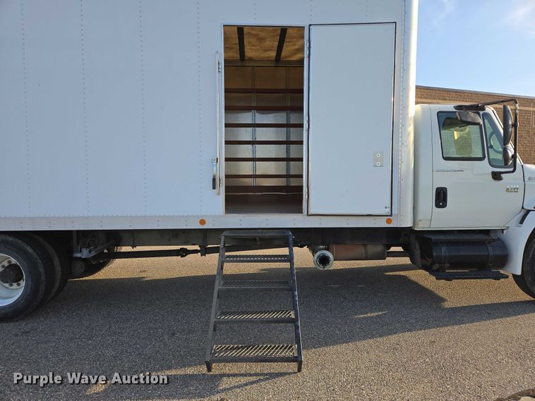 image for item DY1459 2004 International 4300 box truck