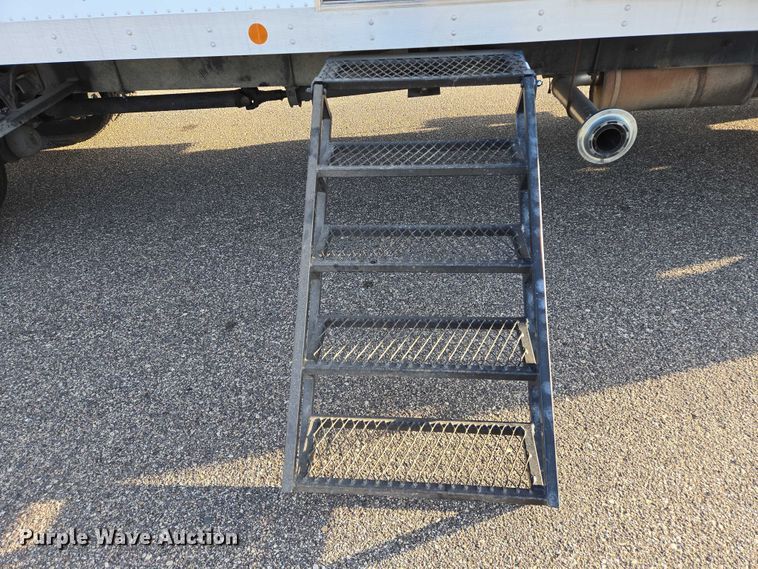 image for item DY1459 2004 International 4300 box truck