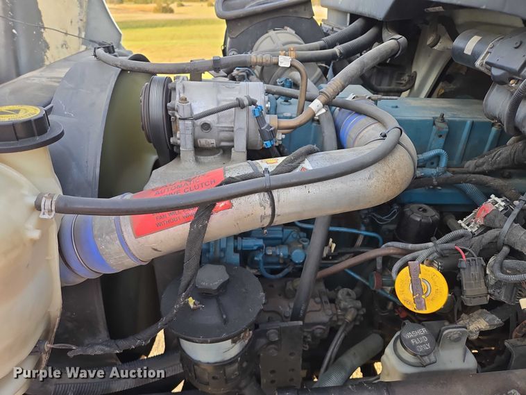 image for item DY1459 2004 International 4300 box truck