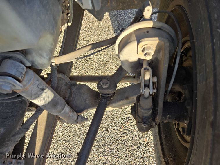 image for item DY1459 2004 International 4300 box truck