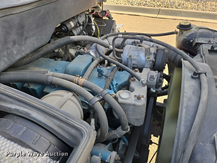 image for item DY1459 2004 International 4300 box truck