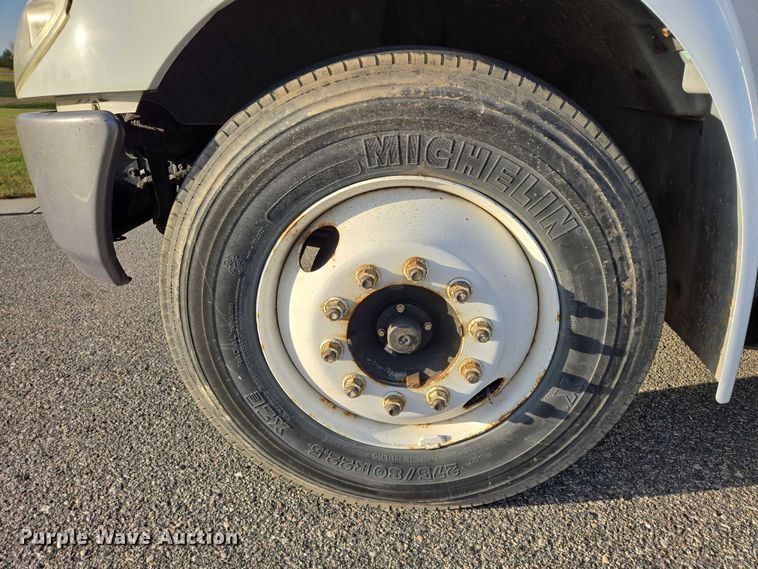 image for item DY1459 2004 International 4300 box truck