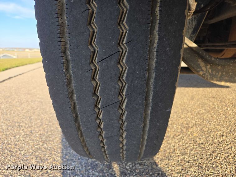 image for item DY1459 2004 International 4300 box truck