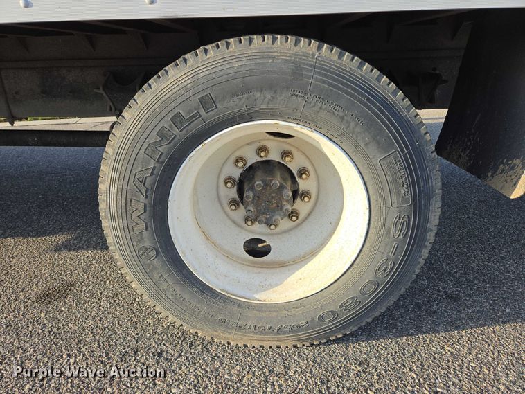 image for item DY1459 2004 International 4300 box truck