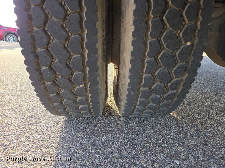 image for item DY1459 2004 International 4300 box truck