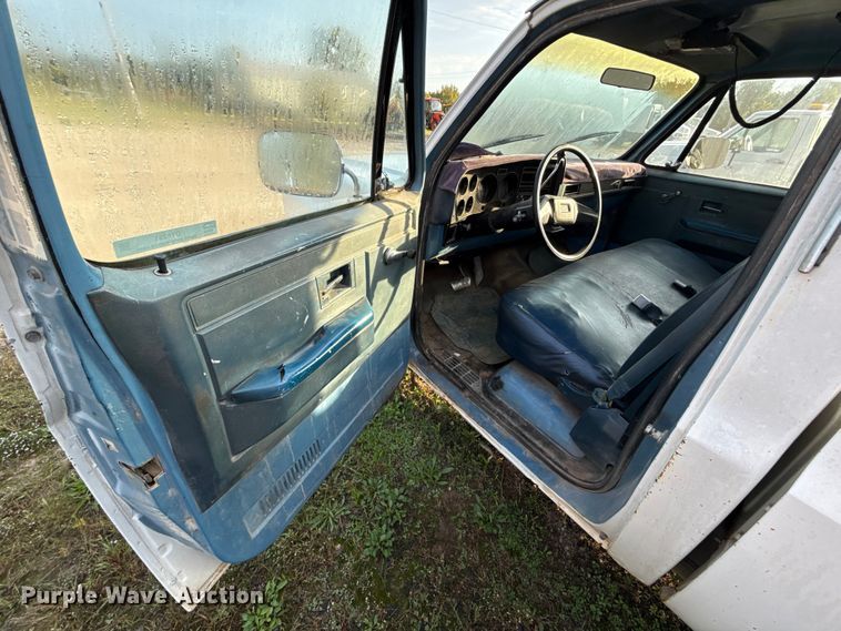 image for item DY8281 1986 Chevrolet C20 