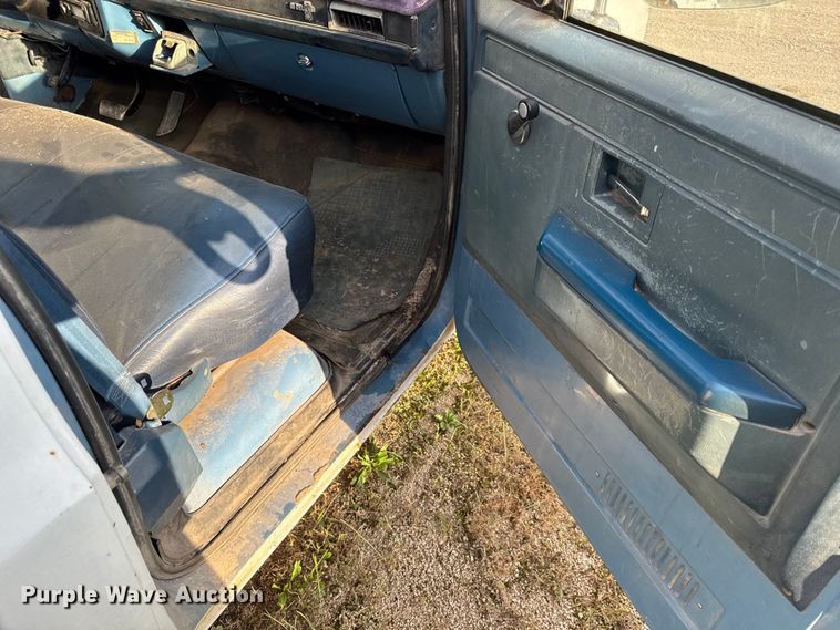 image for item DY8281 1986 Chevrolet C20 